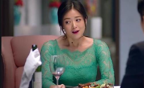 胯骨大的中国女明星